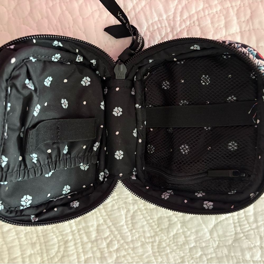 Vera Bradley small Black Floral zip Travel bag. Like new.